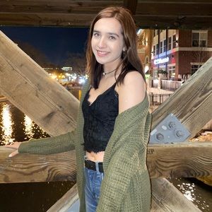 Meet your Posher, Laura